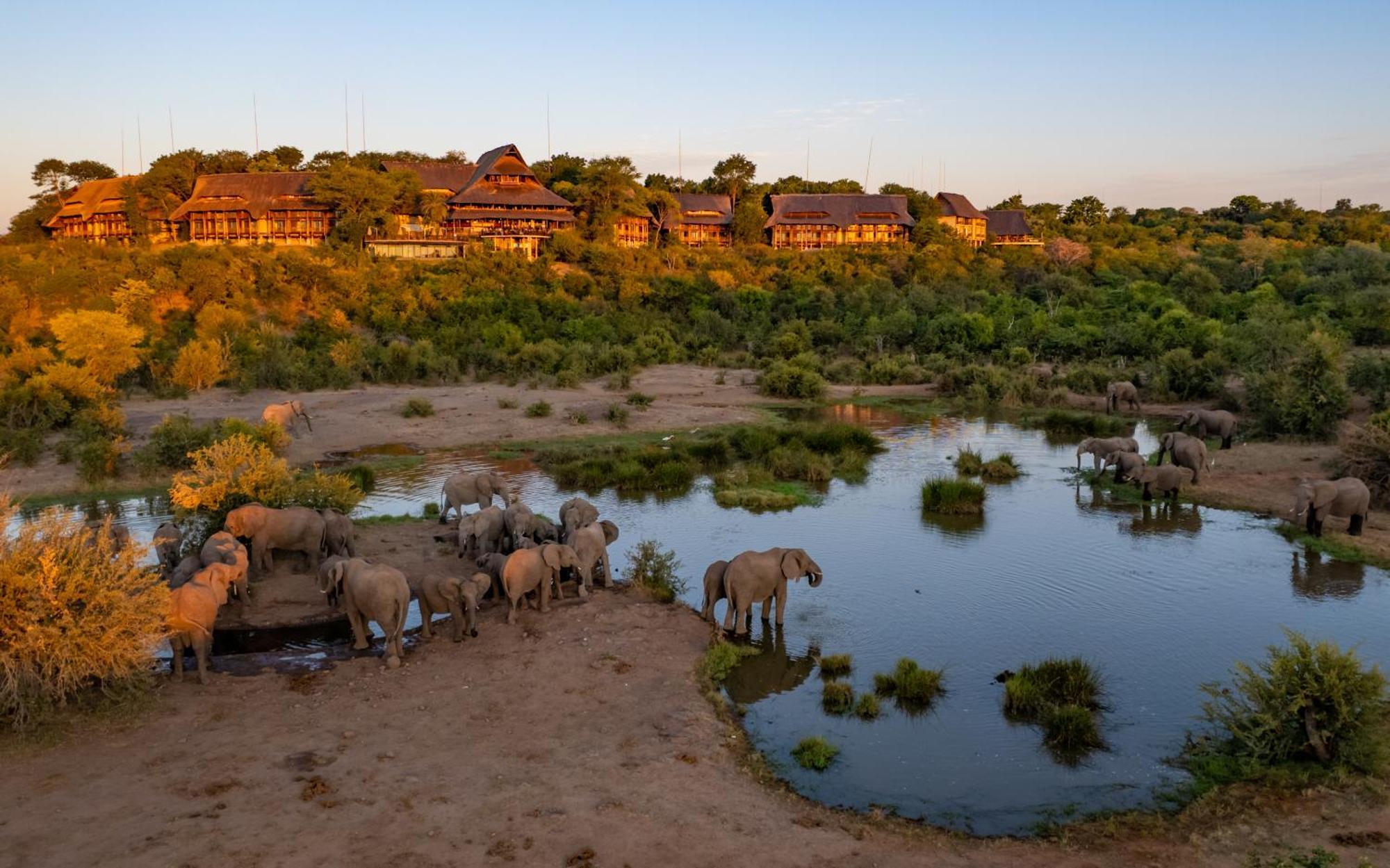 Victoria Falls Safari Lodge Exterior photo